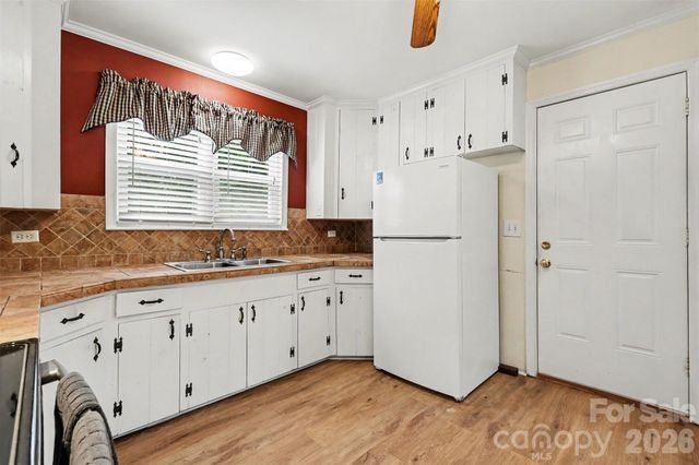 217 Oakwood Avenue, York, SC 29745