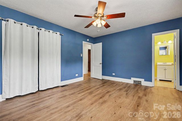 217 Oakwood Avenue, York, SC 29745