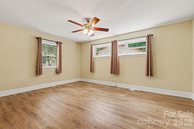 217 Oakwood Avenue, York, SC 29745