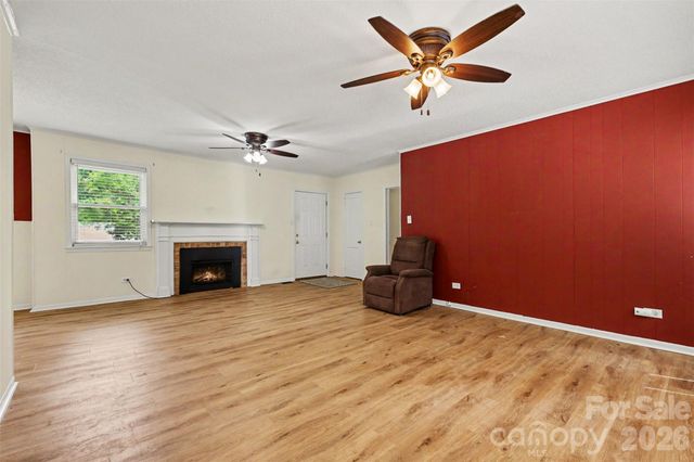 217 Oakwood Avenue, York, SC 29745