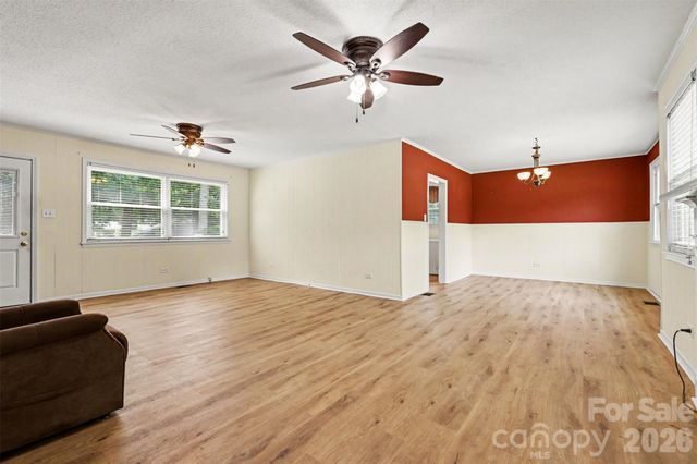 217 Oakwood Avenue, York, SC 29745