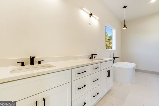 4325 HAYNES Circle, Snellville, GA 30039