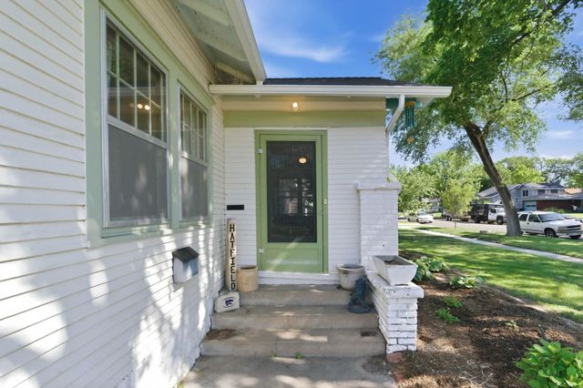 901 N Perry Ave, Wichita, KS 67203