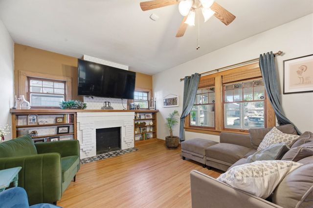 901 N Perry Ave, Wichita, KS 67203