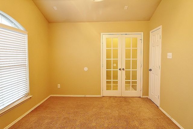 900 Oarlock Drive, Crowley, TX 76036