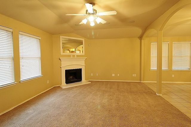 900 Oarlock Drive, Crowley, TX 76036