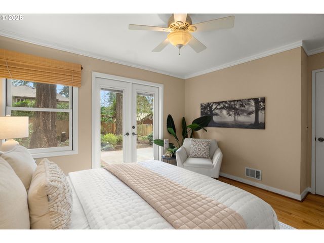 221 6TH St, Lake Oswego, OR 97034