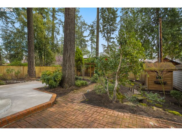 221 6TH St, Lake Oswego, OR 97034