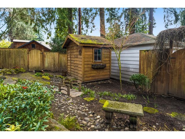 221 6TH St, Lake Oswego, OR 97034