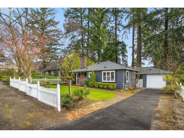 221 6TH St, Lake Oswego, OR 97034