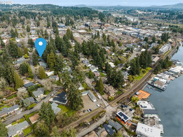 221 6TH St, Lake Oswego, OR 97034