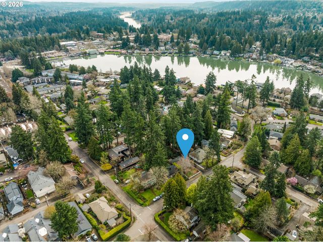 221 6TH St, Lake Oswego, OR 97034