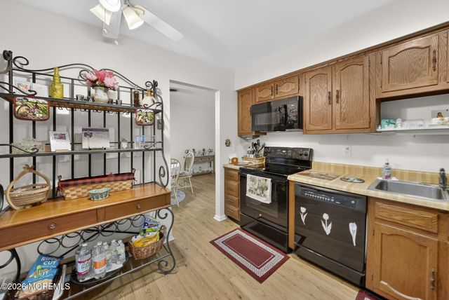 13 Greenleaf Street 51, Whiting, NJ 08759