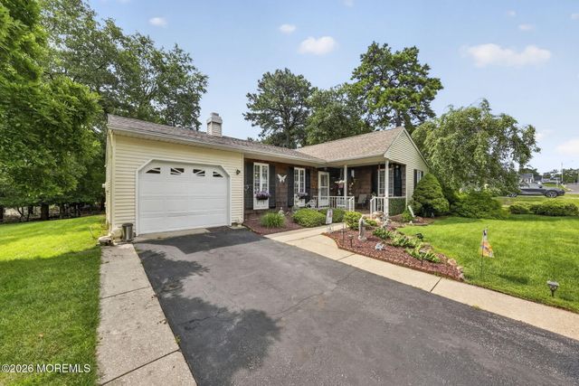 13 Greenleaf Street 51, Whiting, NJ 08759