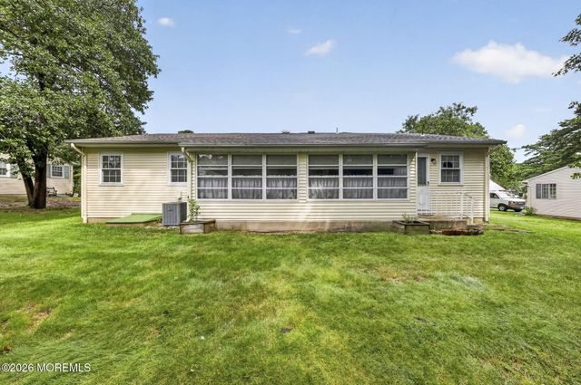 13 Greenleaf Street 51, Whiting, NJ 08759