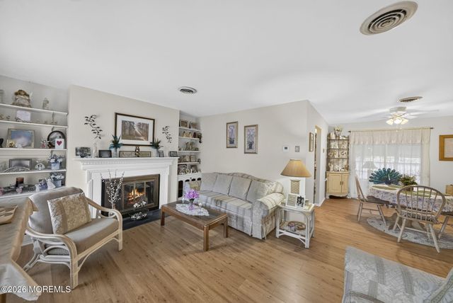 13 Greenleaf Street 51, Whiting, NJ 08759