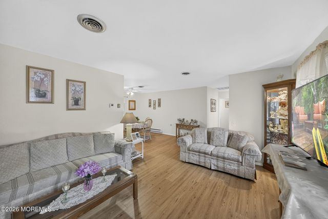 13 Greenleaf Street 51, Whiting, NJ 08759