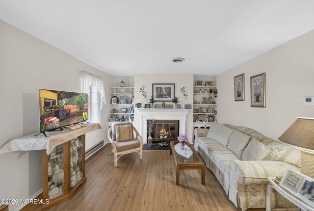 13 Greenleaf Street 51, Whiting, NJ 08759