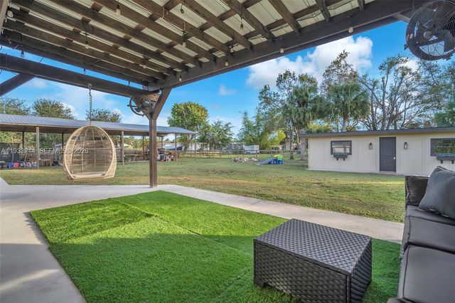 17844 N 38th Road N, Loxahatchee, FL 33470
