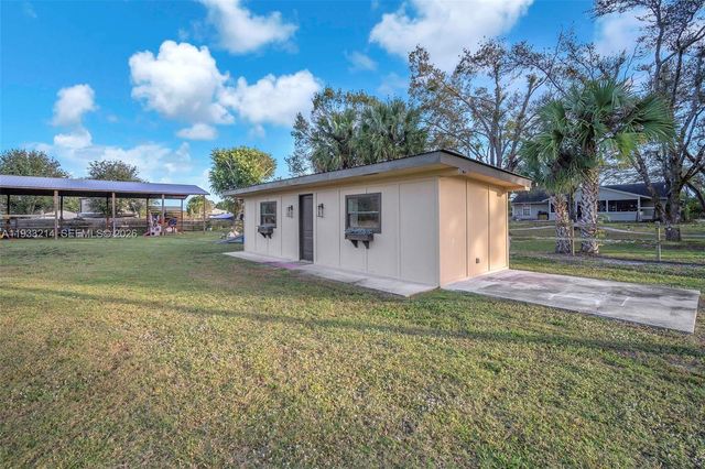 17844 N 38th Road N, Loxahatchee, FL 33470