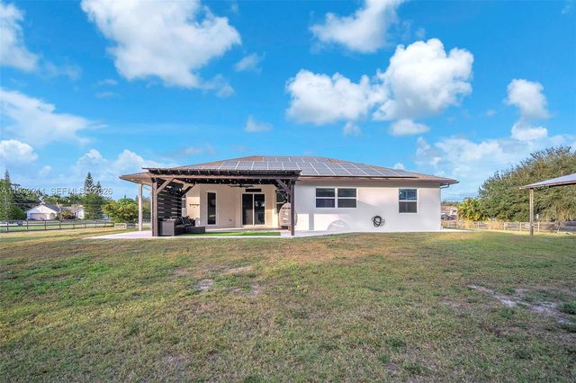 17844 N 38th Road N, Loxahatchee, FL 33470