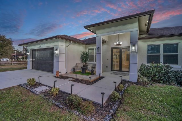 17844 N 38th Road N, Loxahatchee, FL 33470