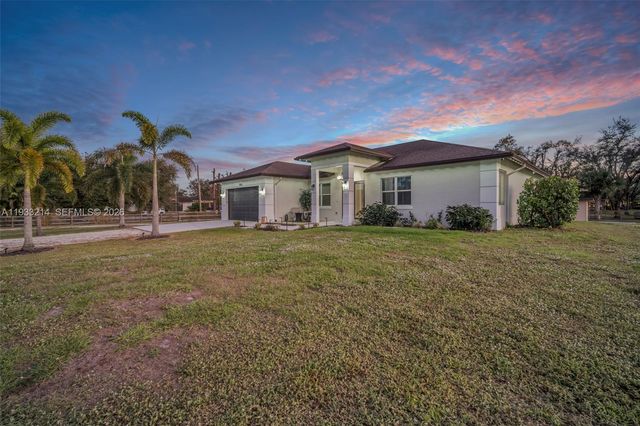 17844 N 38th Road N, Loxahatchee, FL 33470