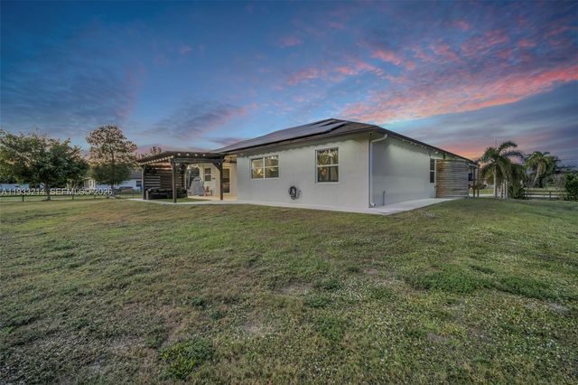 17844 N 38th Road N, Loxahatchee, FL 33470