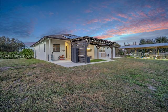 17844 N 38th Road N, Loxahatchee, FL 33470
