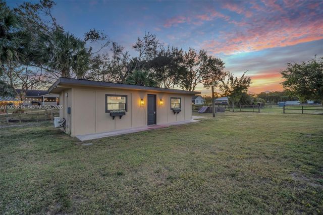 17844 N 38th Road N, Loxahatchee, FL 33470