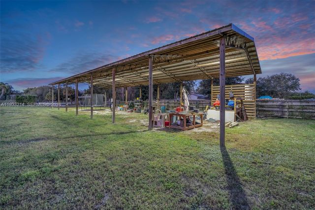 17844 N 38th Road N, Loxahatchee, FL 33470