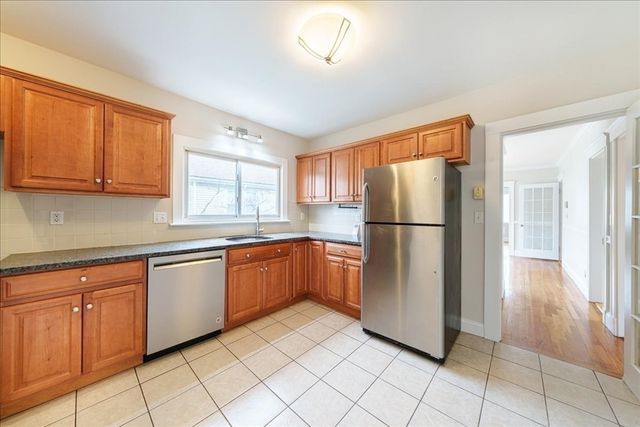 27 Exeter 2, Arlington, MA 02474