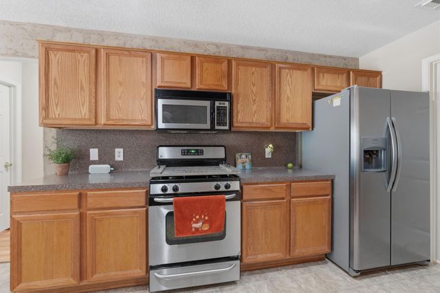 907 Columbia River Road, Montgomery, TX 77316