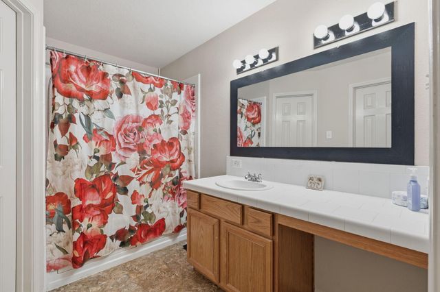 907 Columbia River Road, Montgomery, TX 77316