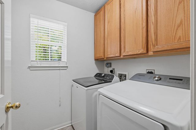 907 Columbia River Road, Montgomery, TX 77316