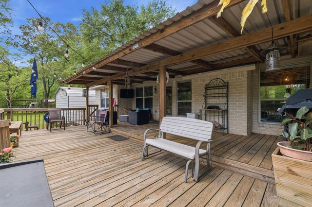 907 Columbia River Road, Montgomery, TX 77316