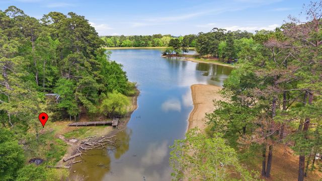 907 Columbia River Road, Montgomery, TX 77316