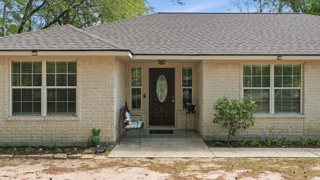 907 Columbia River Road, Montgomery, TX 77316