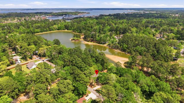 907 Columbia River Road, Montgomery, TX 77316