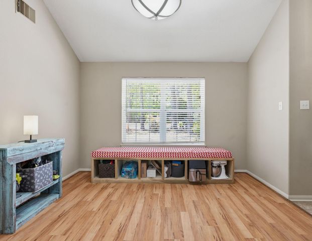 907 Columbia River Road, Montgomery, TX 77316