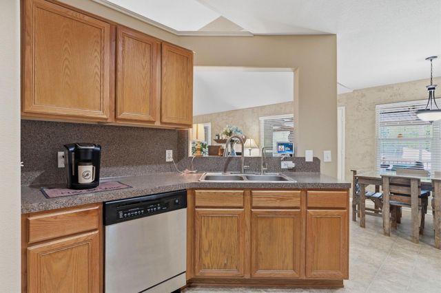 907 Columbia River Road, Montgomery, TX 77316