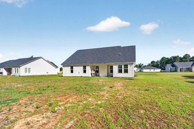 40 Terrier Court, Parkton, NC 28371