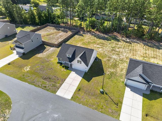 40 Terrier Court, Parkton, NC 28371