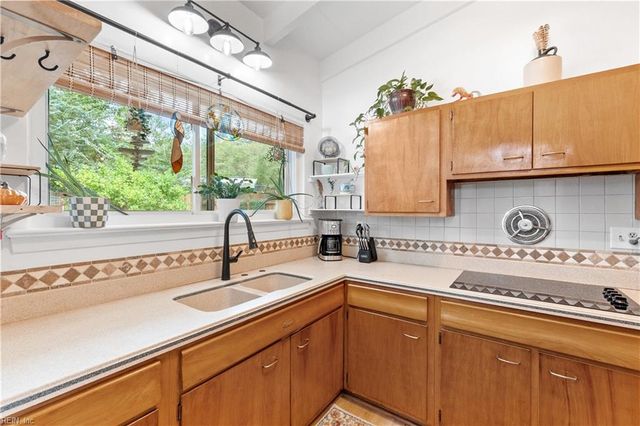 1308 Woodhurst DR, Virginia Beach, VA 23454