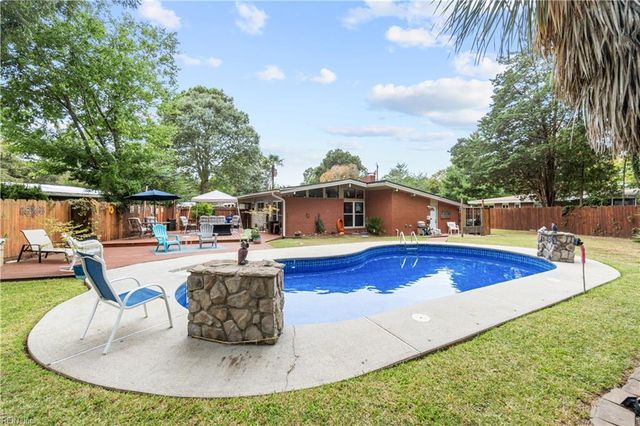 1308 Woodhurst DR, Virginia Beach, VA 23454