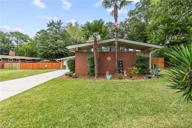 1308 Woodhurst DR, Virginia Beach, VA 23454