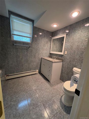 9 Sugarbush Lane, Coram, NY 11727