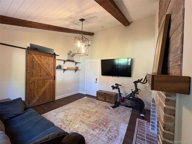 9 Sugarbush Lane, Coram, NY 11727