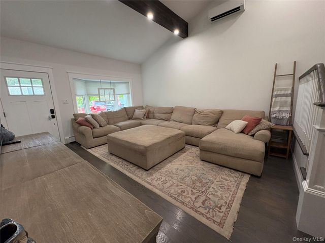 9 Sugarbush Lane, Coram, NY 11727