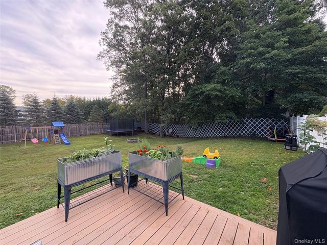 9 Sugarbush Lane, Coram, NY 11727